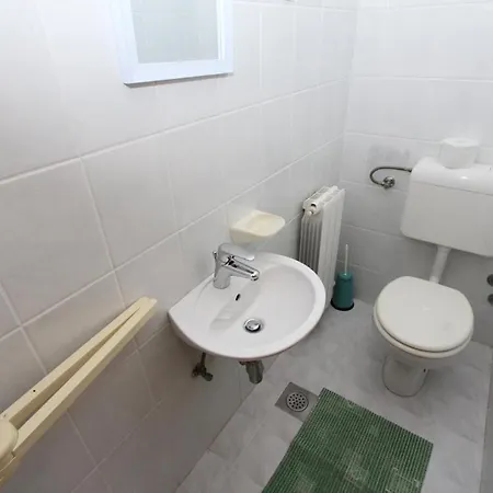アパート Apartments Jasna ロヴィニ